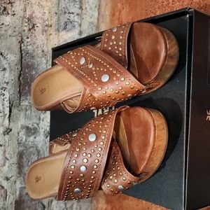 Frye Fiona Deco Slide